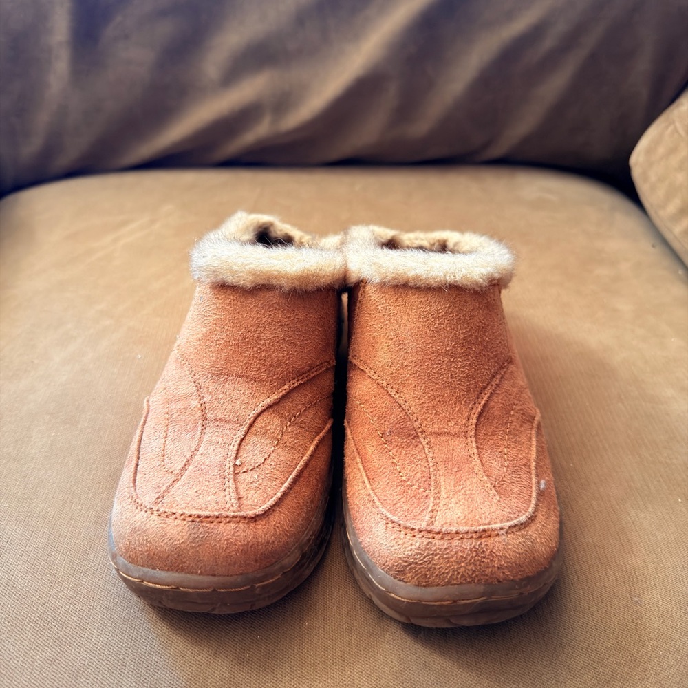 Faded Glory Brown Kids Slippers